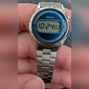 Vintage 1979 Seiko Digital Watch L221-5010 | MINT Crystal